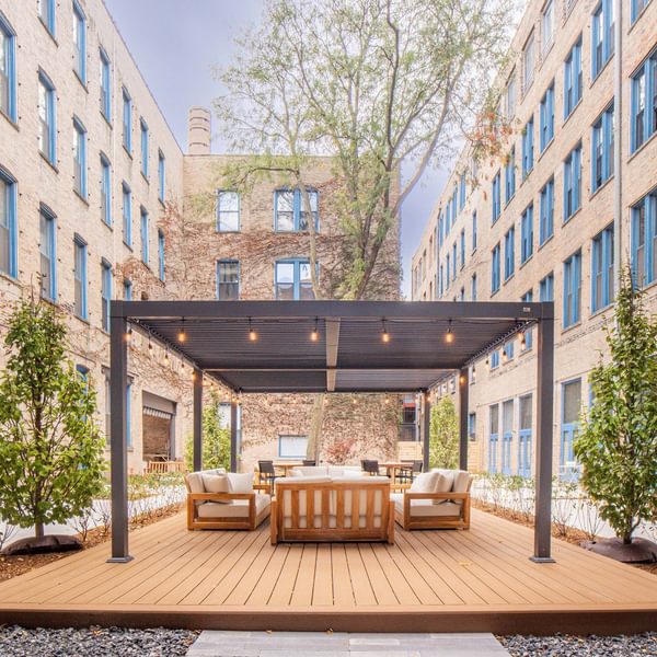 Cobblersquarelofts outdoor lounge 5