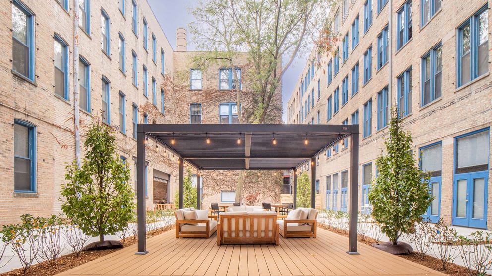 Cobblersquarelofts outdoor lounge 5